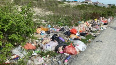 Tumpukan Sampah di Perumahan Tinggede Selatan Dikeluhkan Warga