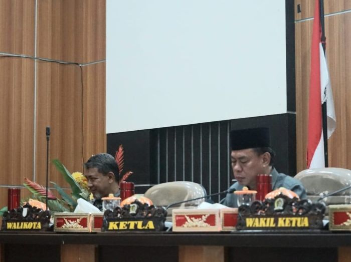 Ketua DPRD Kota Pimpin Rapat Paripurna Persidangan Caturwulan III 2023 dan Buka Persidangan 2024