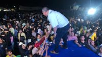 Ahmad Ali Sapa Ribuan Masyarakat Banggai di Konser Beramal, Tegaskan Tiga Program Utama